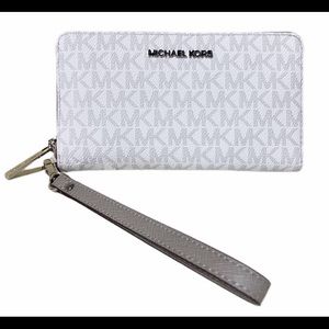 Gaby’sBags💕NWT Michael Kors Wristlet